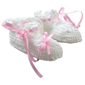 Handmade Crib Booties Baby Shoes Newborn White Crochet Knit Ribbon Soft Comfort